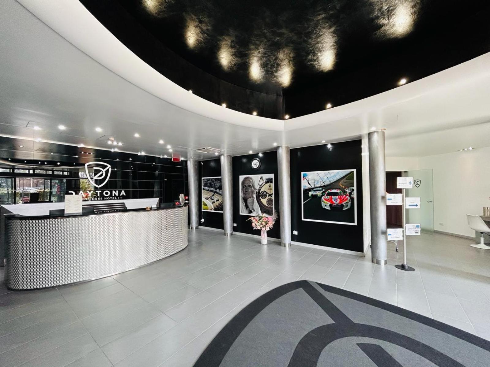 Daytona Business Hotel Collecchio Bagian luar foto