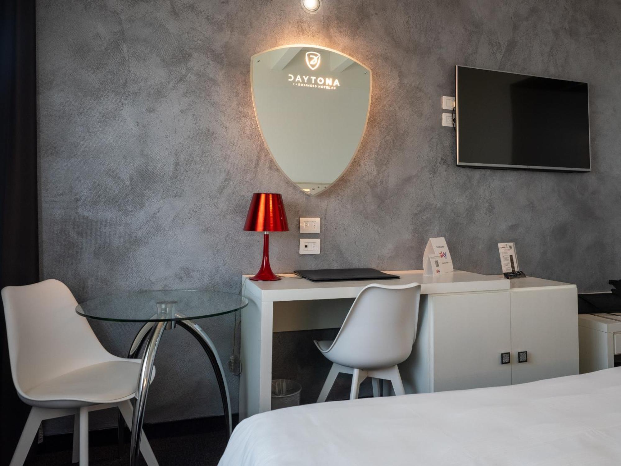 Daytona Business Hotel Collecchio Bagian luar foto