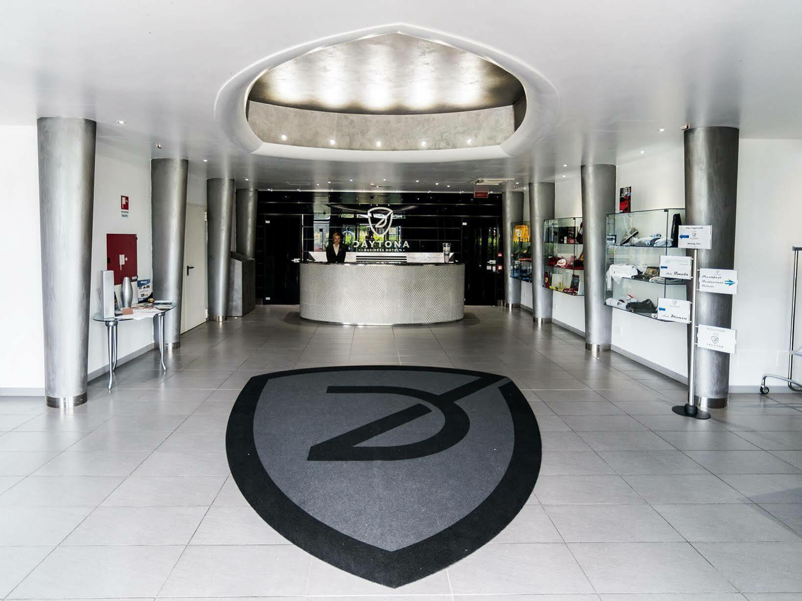 Daytona Business Hotel Collecchio Bagian luar foto
