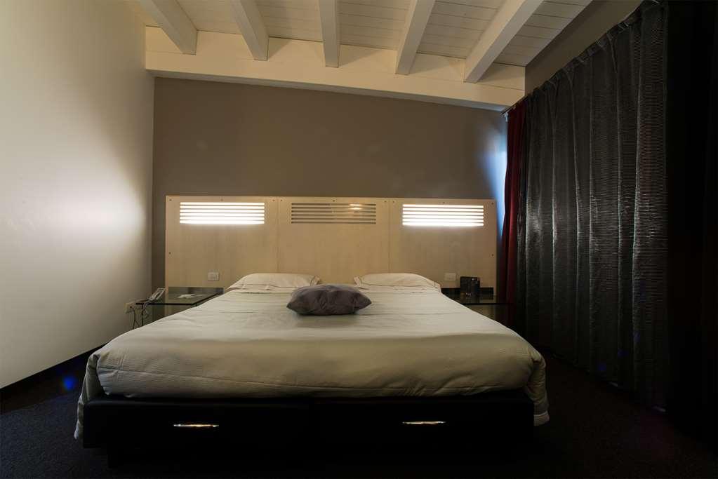 Daytona Business Hotel Collecchio Ruang foto